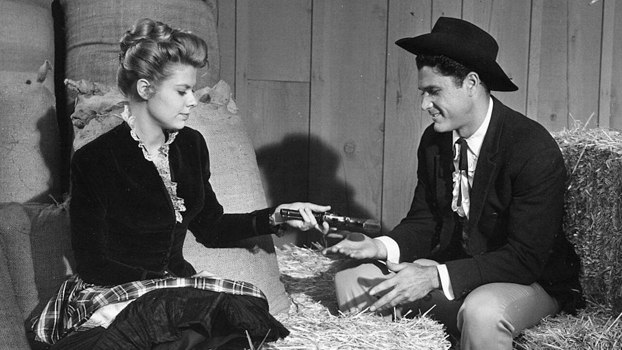 Actress Nina Shipman, Star of 'The Munsters' and 'The Oregon Trail,' Dies at 88